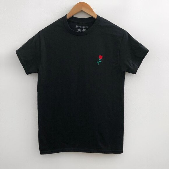NWT RIOT Short Sleeves Embroidered Tee Size Small - Picture 1 of 5